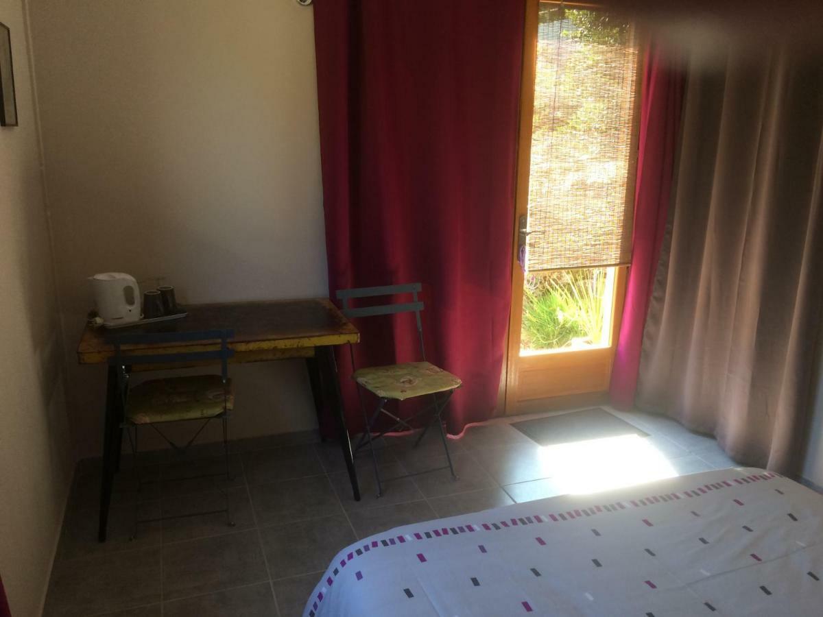 Les Deux Chemins Mons (Herault) Exterior foto
